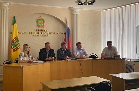 В Министерстве прошло совещание по вопросам работы в Инциденте № 53 «Паводки» В Министерстве прошло совещание по вопросам работы в Инциденте № 53 «Паводки»